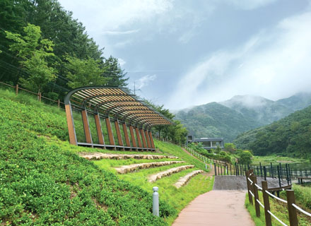 Daedeokji Rest Area in Daegu